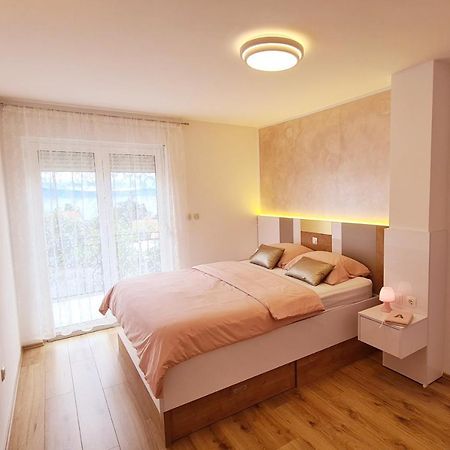 Apartment Karamarko มาลินสกา ภายนอก รูปภาพ