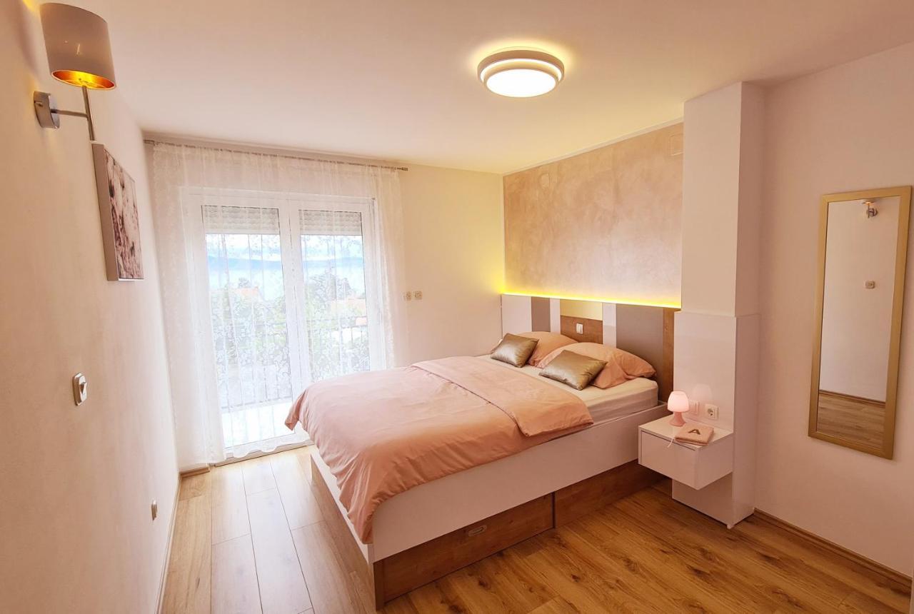 Apartment Karamarko มาลินสกา ภายนอก รูปภาพ